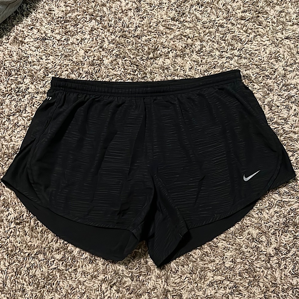 NIKE dri-fit run short
